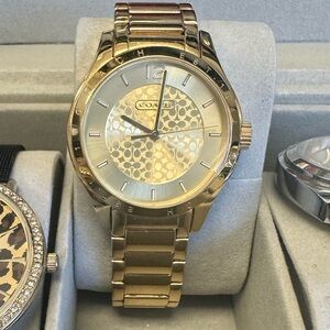 Coach watch in gold